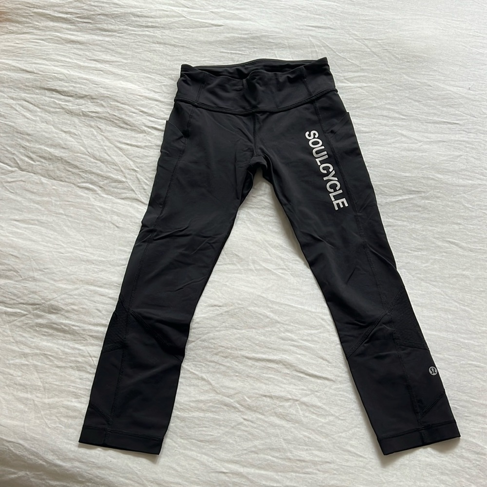 Lululemon X Soul Cycle Cropped leggings (black)